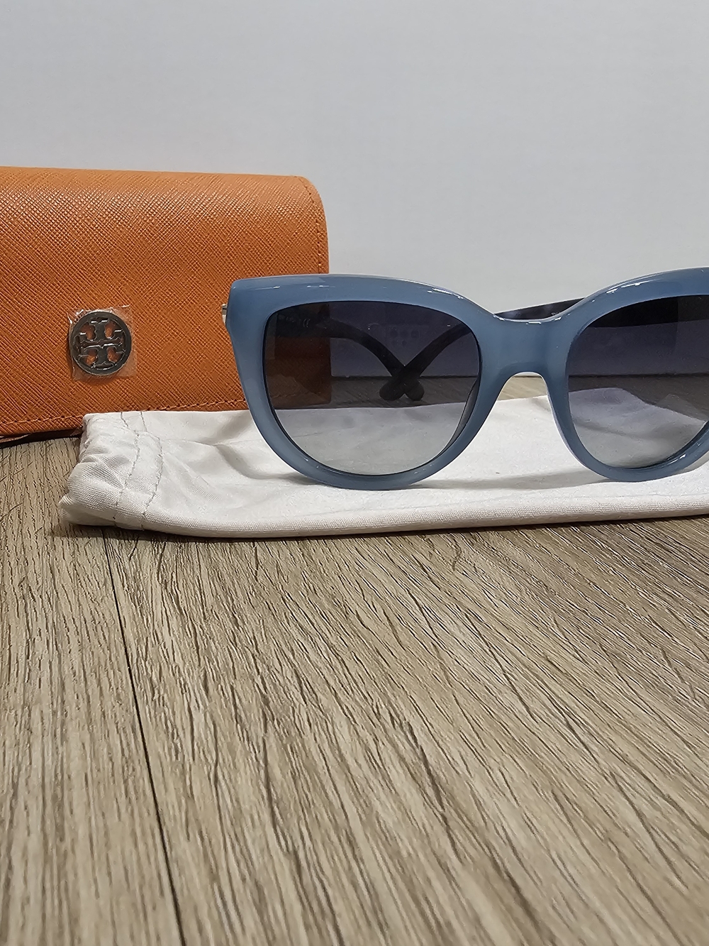 Tory Burch Blue Marble Polarized Sunglasses - Fountain Blue - Like New (Perfect) - Picture 2 of 8